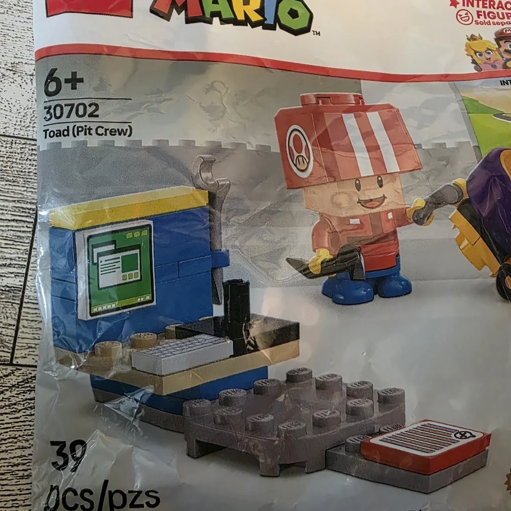 LEGO Super Mario Pit Crew Set with Red and Blue